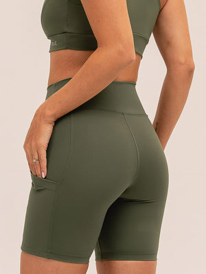 Bermuda com Bolsos Verde Militar