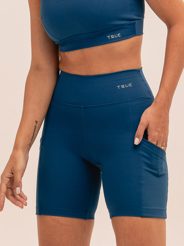 Bermuda com Bolsos Azul Profundo