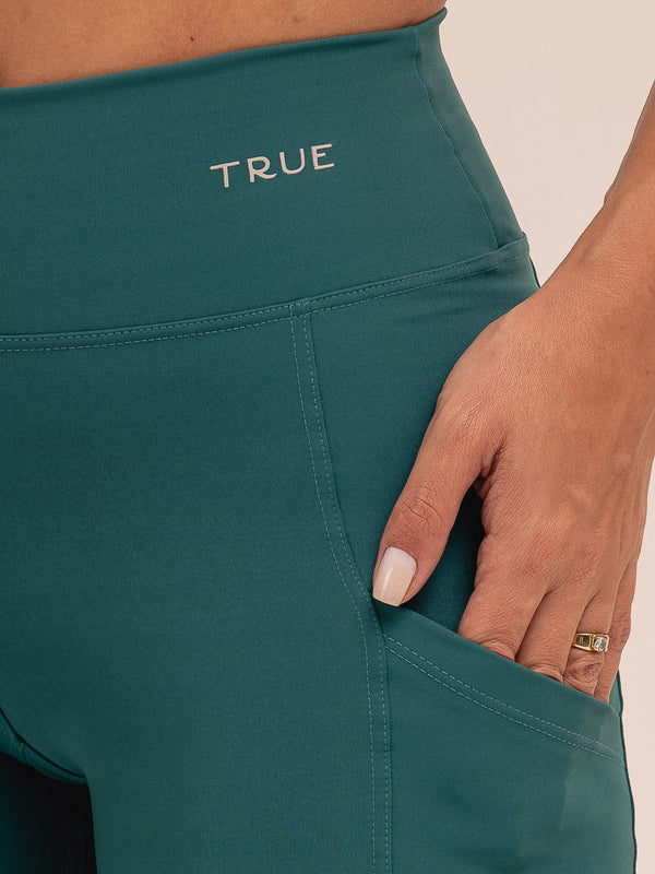 Bermuda com Bolsos Emana Verde Imperial